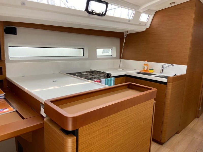 Charteryacht Sun Odyssey 440 Sunney from Trend Travel Yachting Pantry
